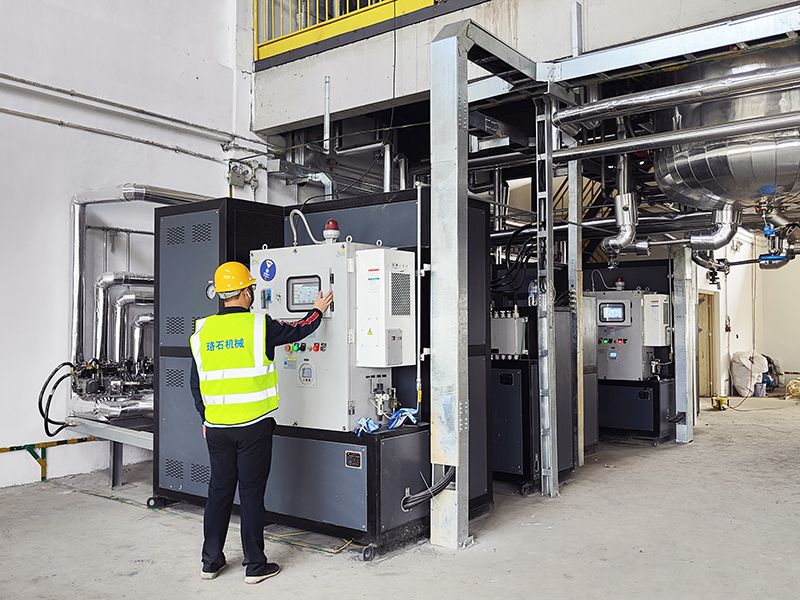 聚氨酯反應釜防爆<a href='http://m.beijingtjd.com/product/dianjiaredaoreyoulu.html' class='body-link'>電加熱導熱油爐</a> (1).jpg