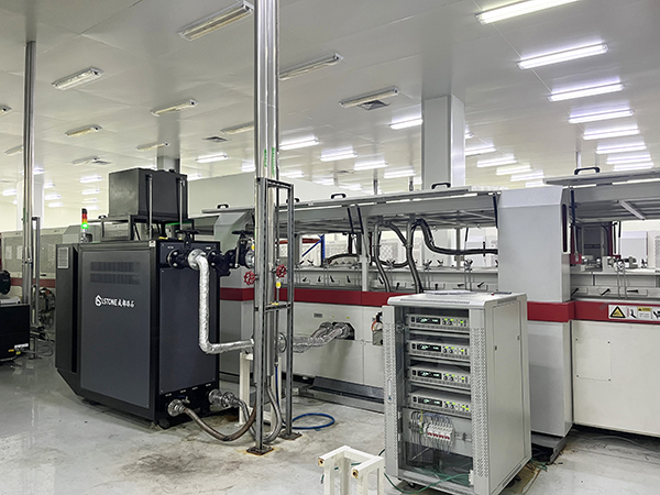 電加熱層壓機(jī)<a href='http://m.beijingtjd.com/product/biaozhunyouwenji.html' class='body-link'>油溫機(jī)</a>